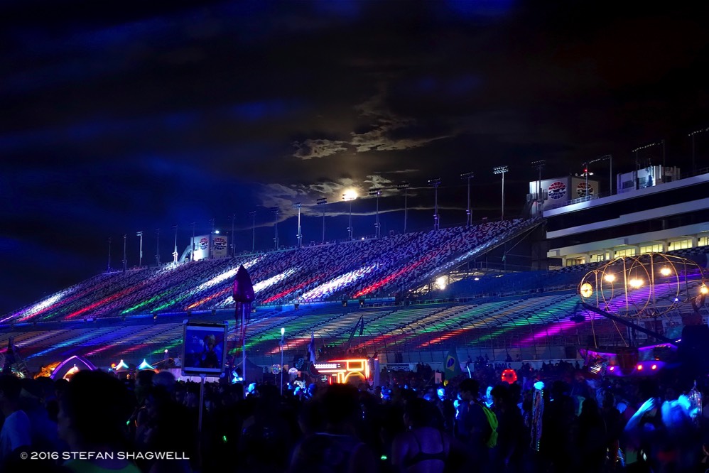 EDC Las Vegas 2016 Cosmic Meadow Full Moon
