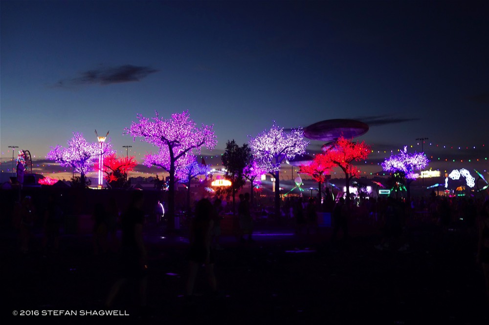 EDC Las Vegas 2016 Neon Trees Garden